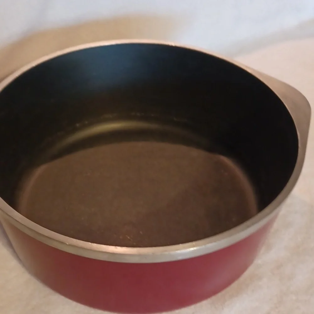 Club Burgundy Cast Aluminum Dutch Oven with Wooden Handle 5 Qt